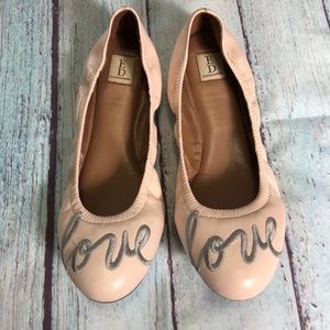 Ellen DeGeneres size 7 flats